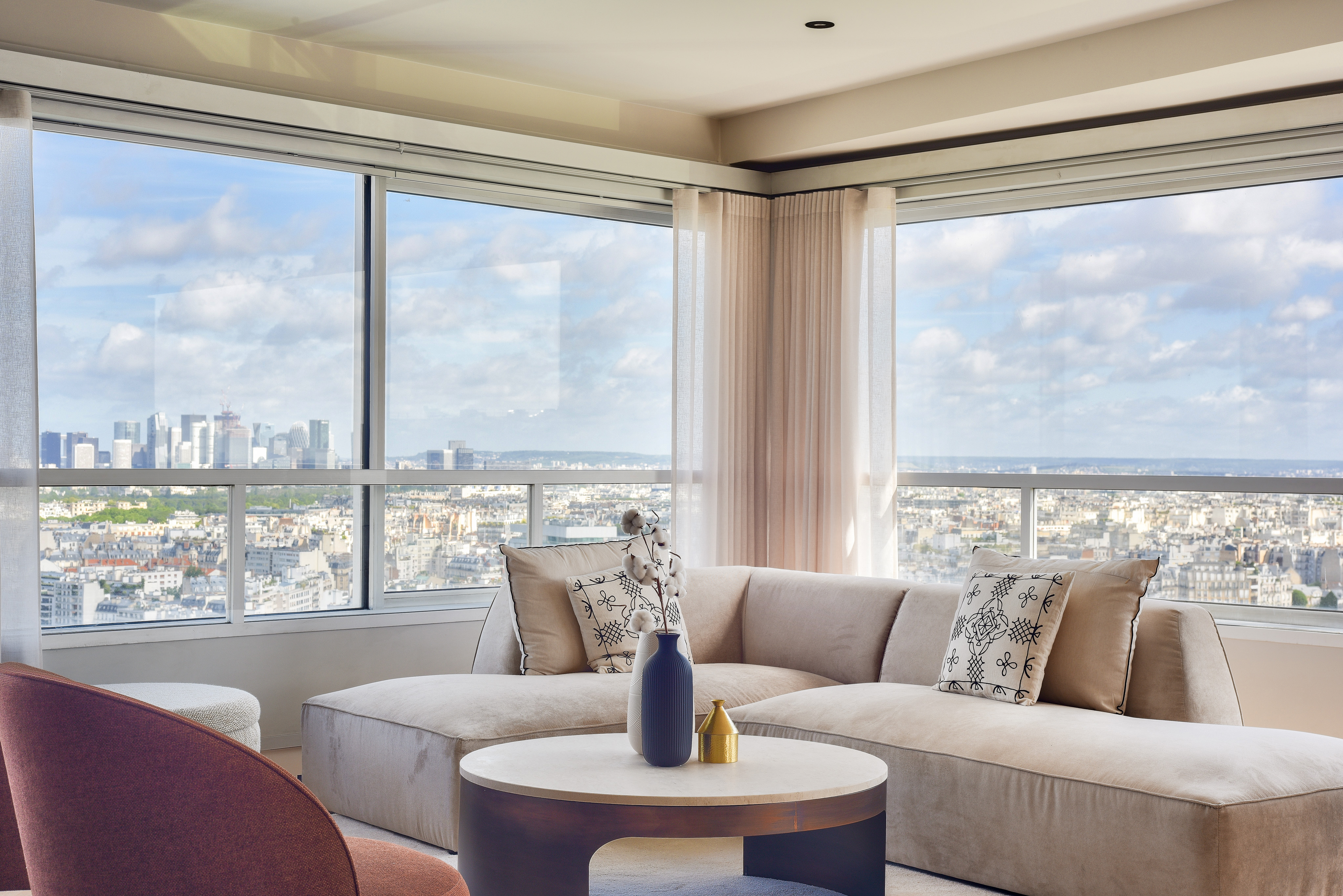 Appartement parisien au 30ᵉ étage, vue panoramique sur Paris — quai André-Citroën
