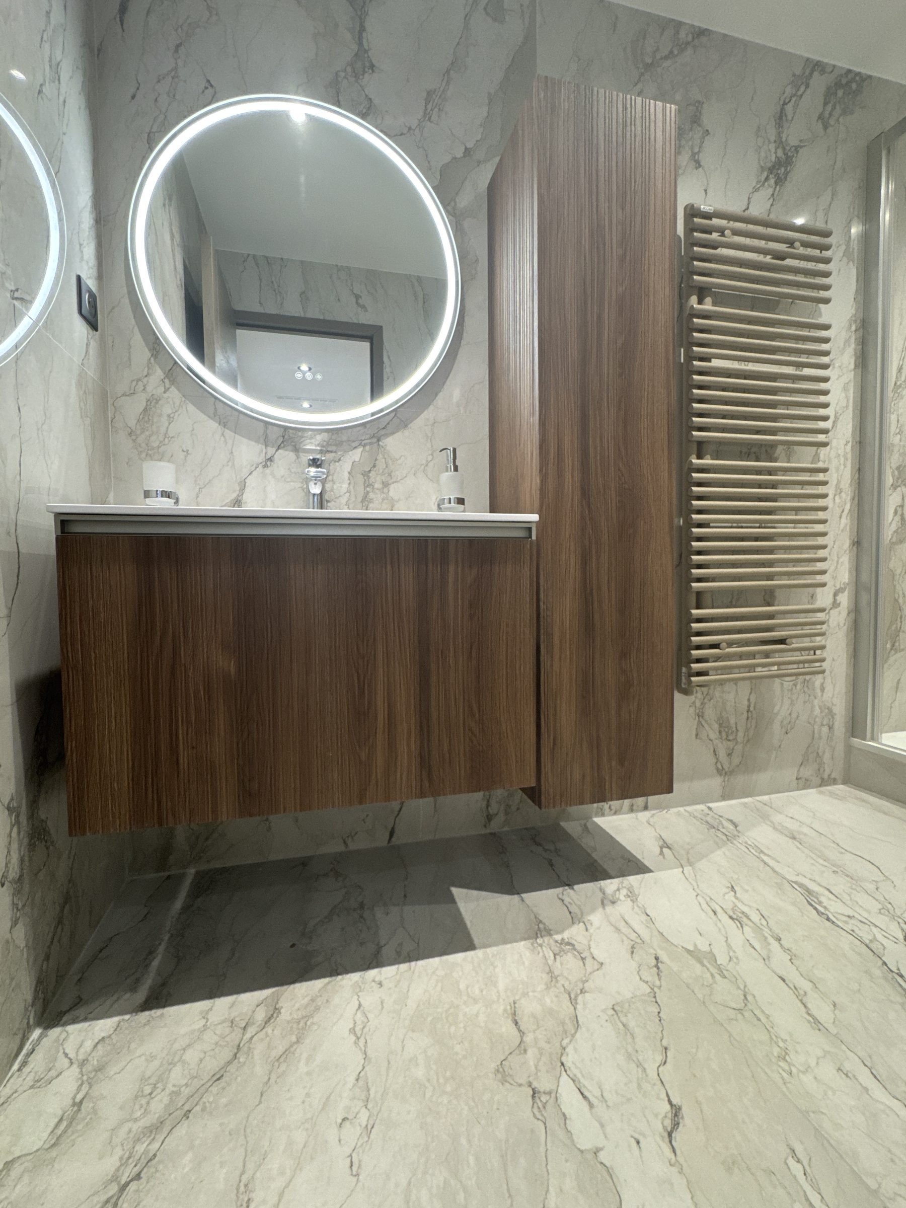 22-11 · bathroom, view 5