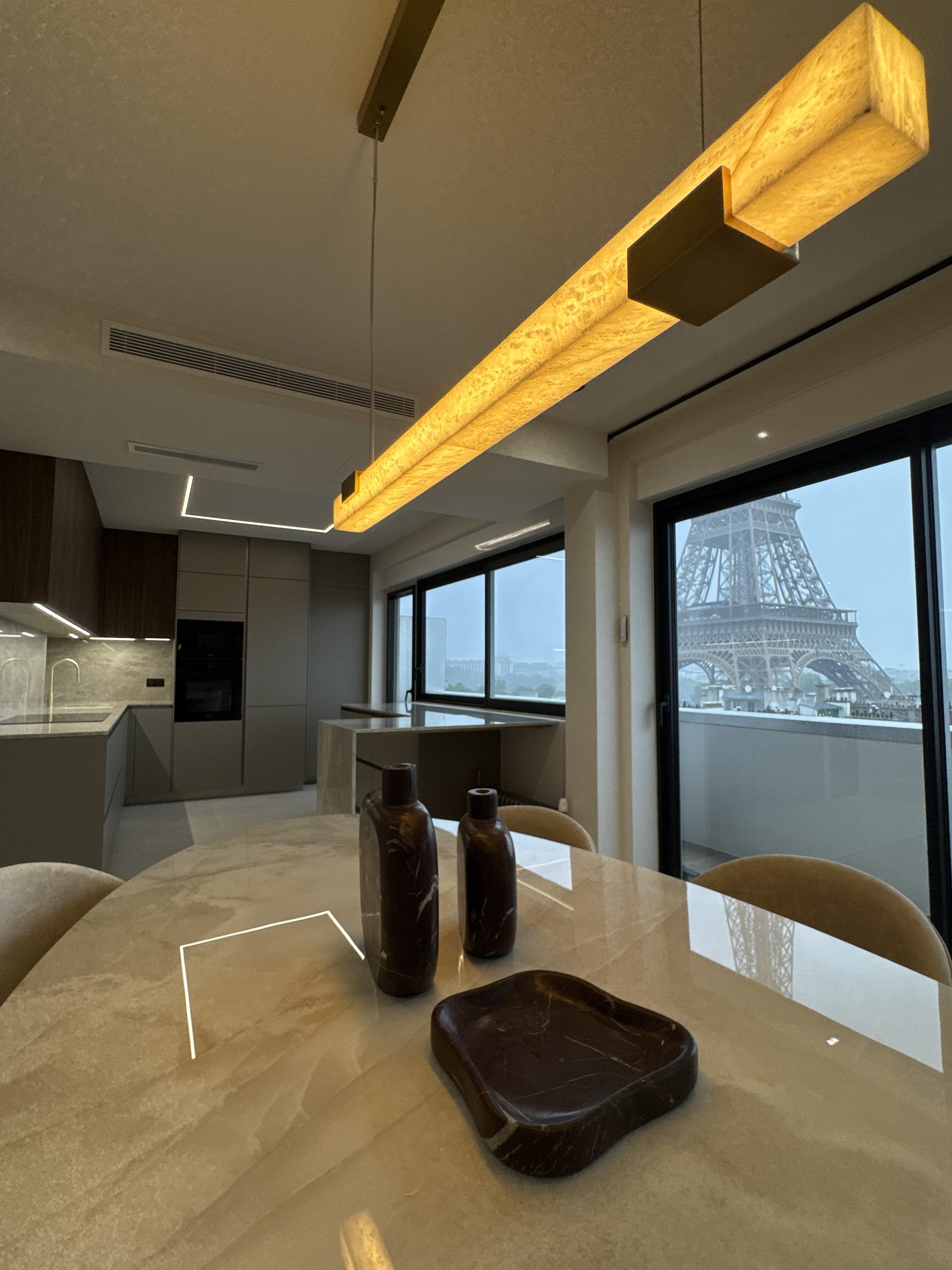 22-11 · living room, view 8