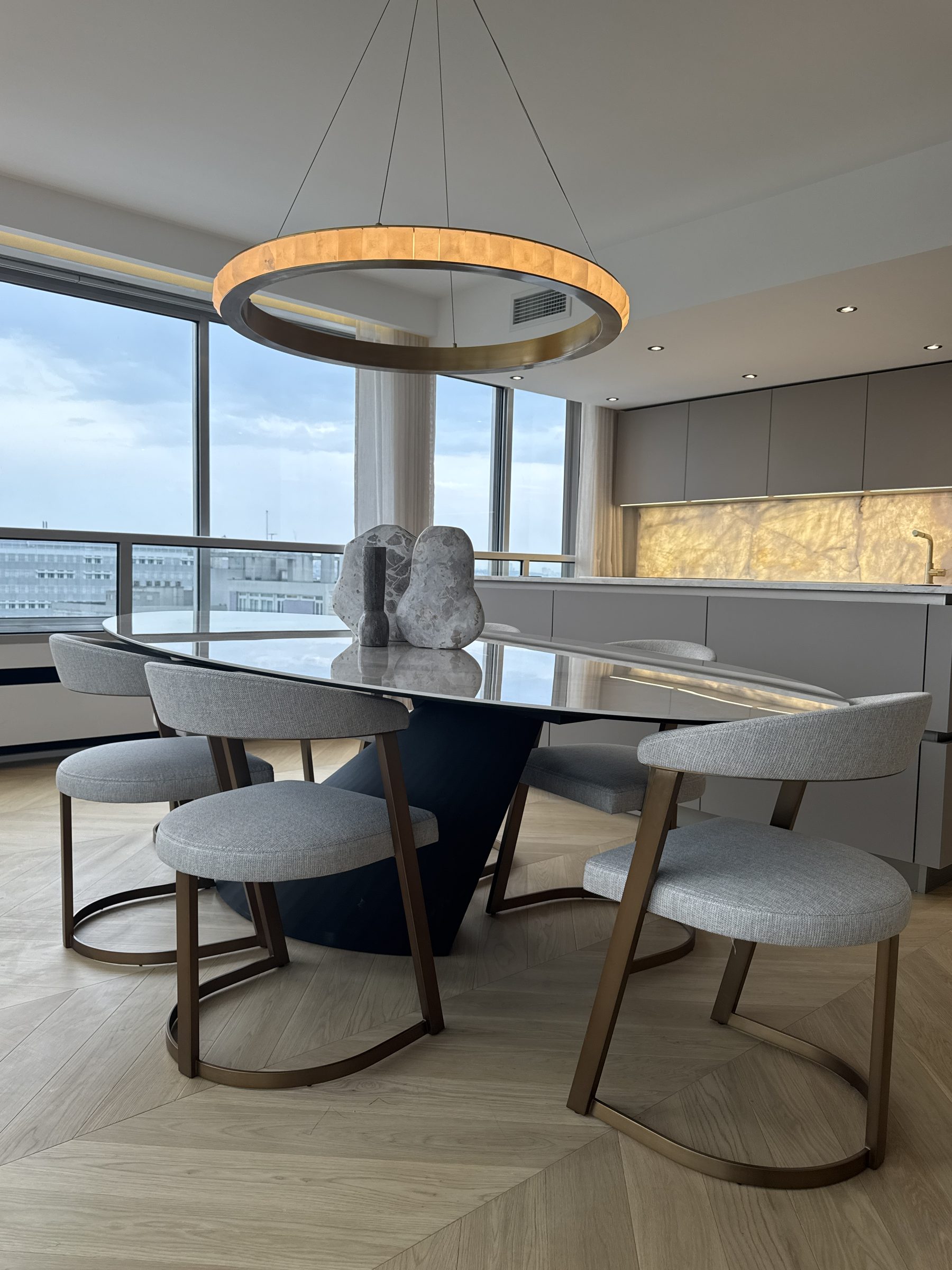 35-17 · living room, view 10