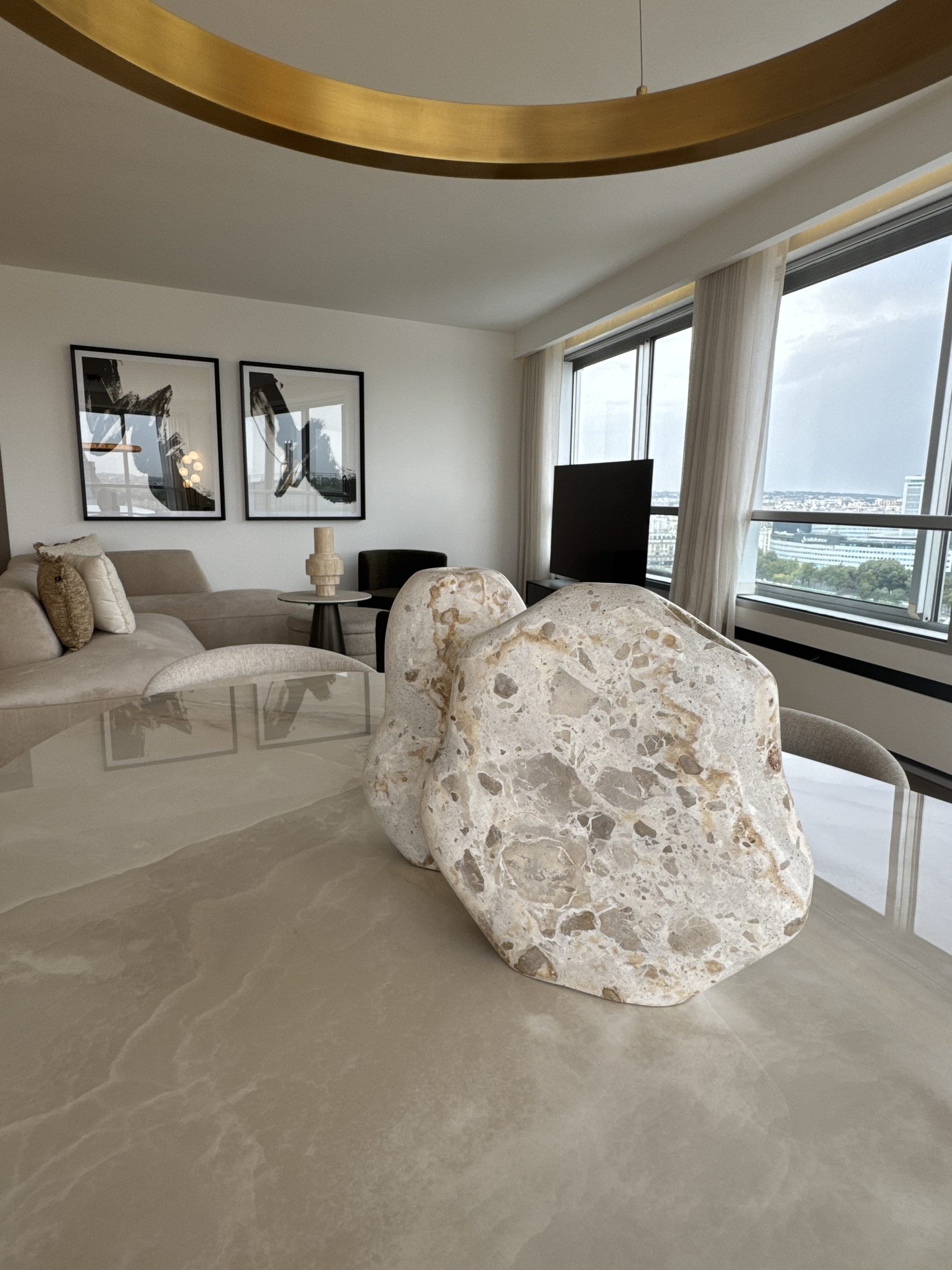 35-17 · living room, view 14