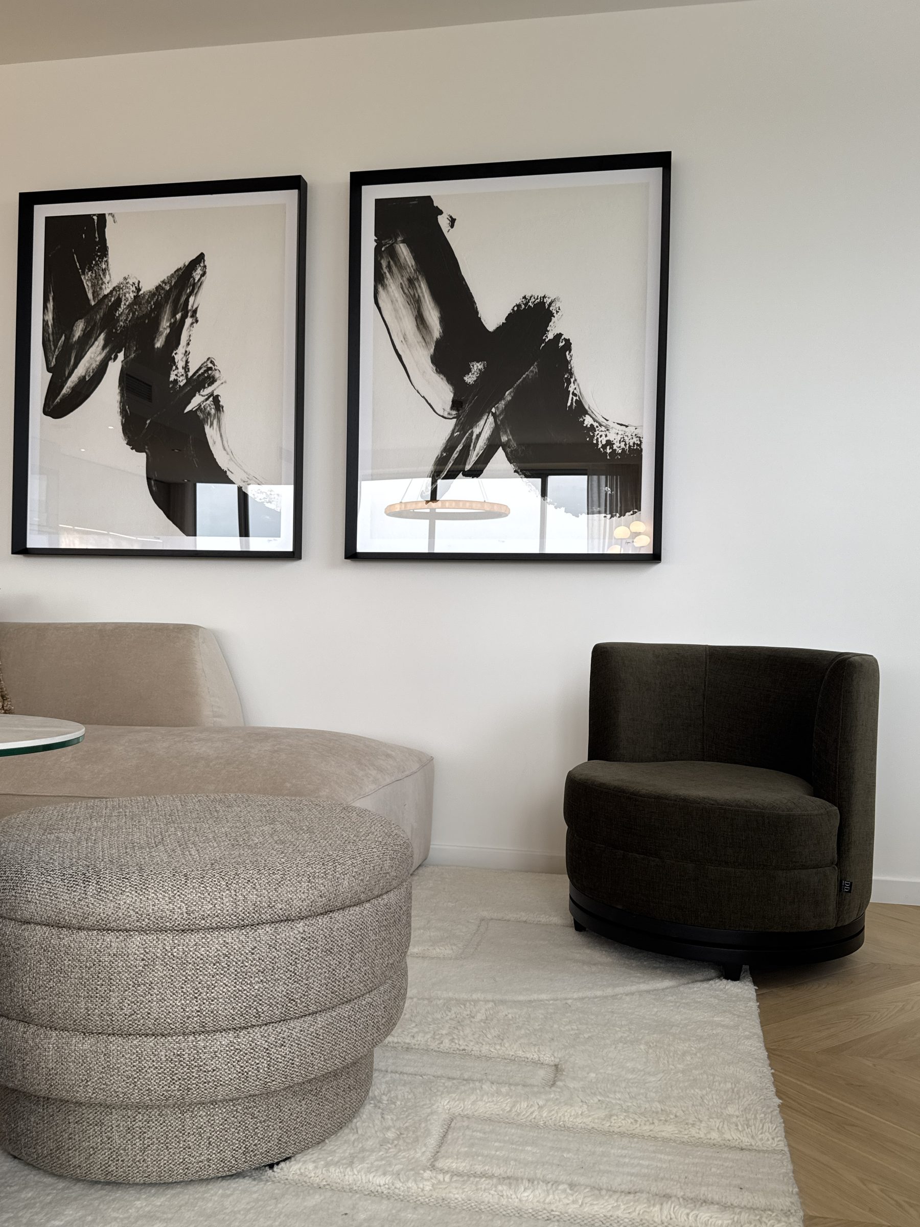 35-17 · living room, view 5